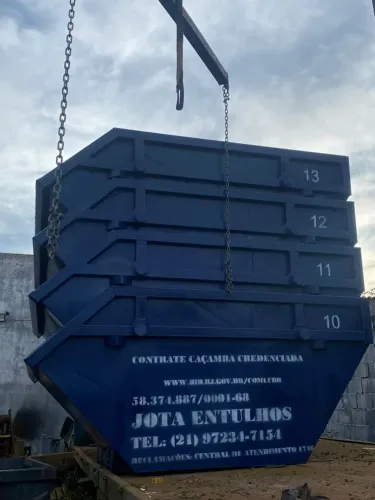 Lote de caçambas de entulho