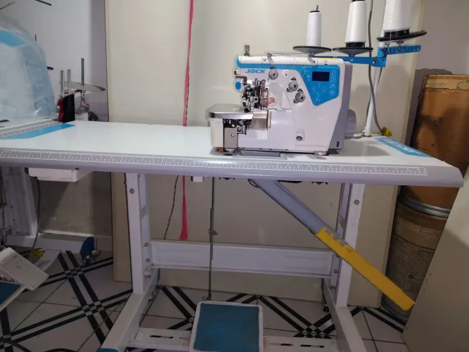 Máquina Overlock Jack Eletrônica ReVoice Completa