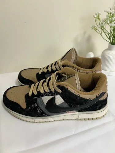Tênis Travis Scott x Nike SB Dunk Low Cactus Jack - 39
