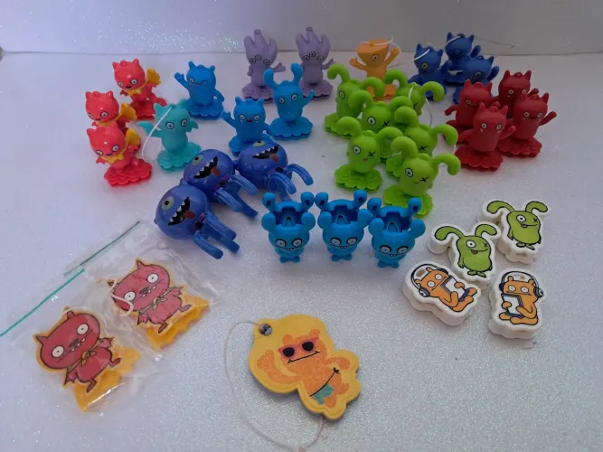 Colecionáveis Kinder Uggly Dolls miniaturas