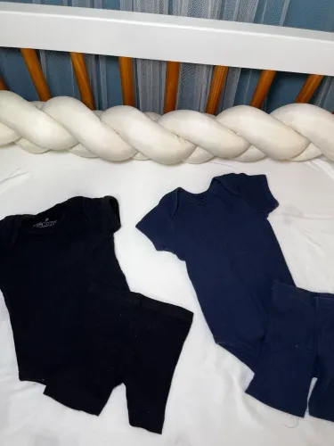 Conjunto bebê canelado preto - Tamanho P - semi novo 