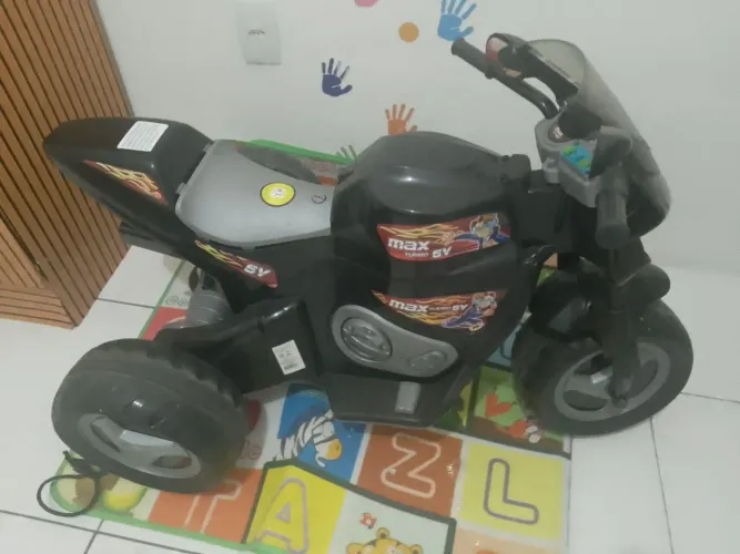 Moto elétrica infantil 