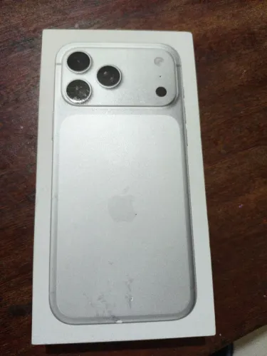 iPhone 17 pro Max prata lacrado
