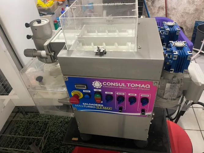 Máquina de coxinha completa
