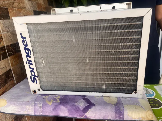 Ar condicionado Springer 7.500 (com defeito)