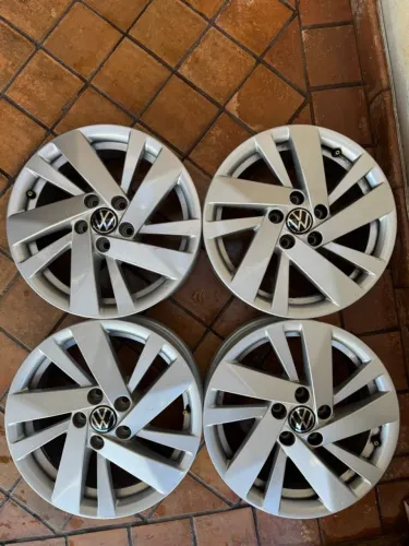 Jogo de Rodas Originais VW Aro 15 (5 Furos)