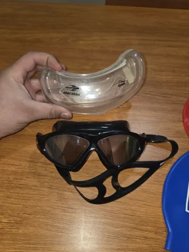 Óculos de Natação Mormaii com case + brinde