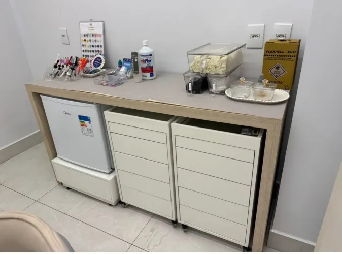 Mesa para consultório