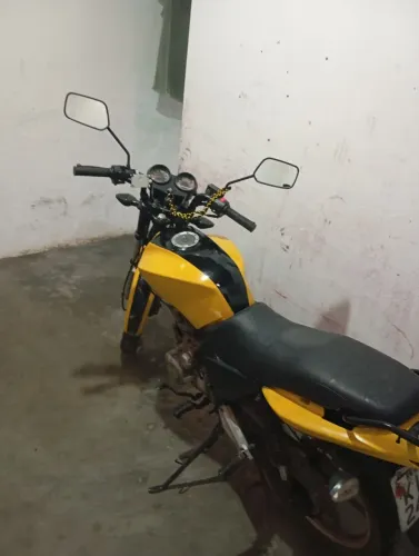 Vendo moto Dafra speed 150 sem nenhum débito para pagar está no ponto de transferir 