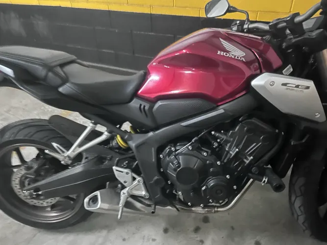 CBR 650 - impecável!