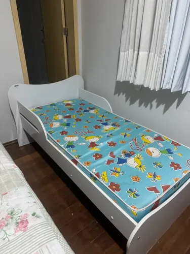 Cama infantil com colchão
