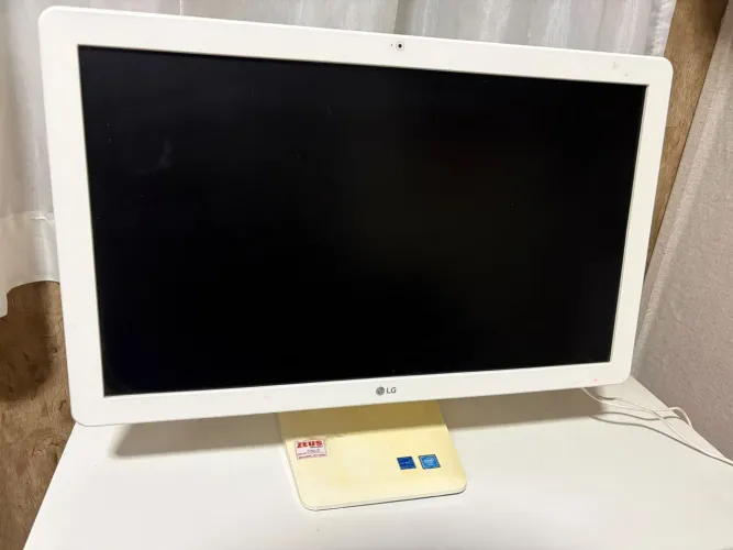 Computador All in One LG 22V24 - 21.5" Full HD