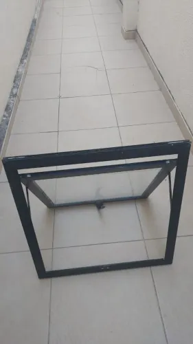Basculante de alumínio 50X50