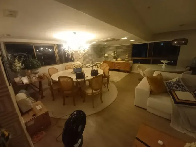 Apartamento para venda possui 347 metros quadrados com 4 quartos em Madalena - Recife - PE