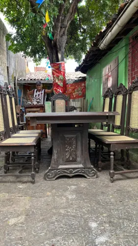 Conjunto Mesa com 8 Cadeiras + Mesa de Centro, Madeira Imbuia | Peça Única 