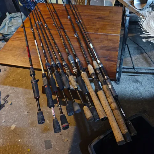 Varas de pesca para carretilhas novas e semi novas