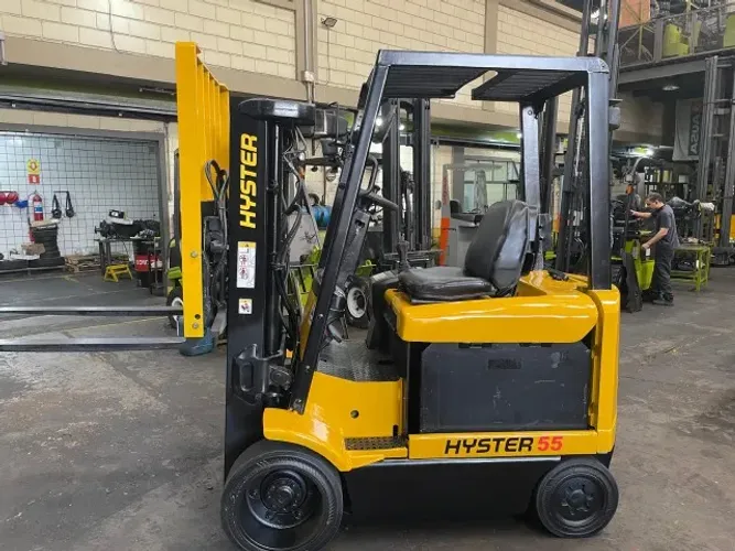Empilhadeira Contrabalançada Hyster E55XM