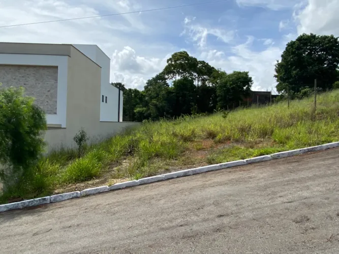 Lote plano em condomínio fechado para venda