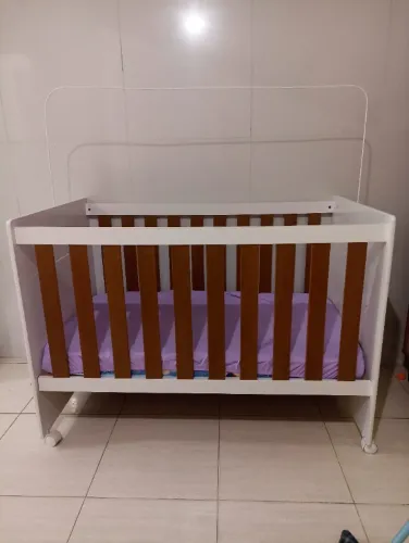 Vendo Berço americano semi novo