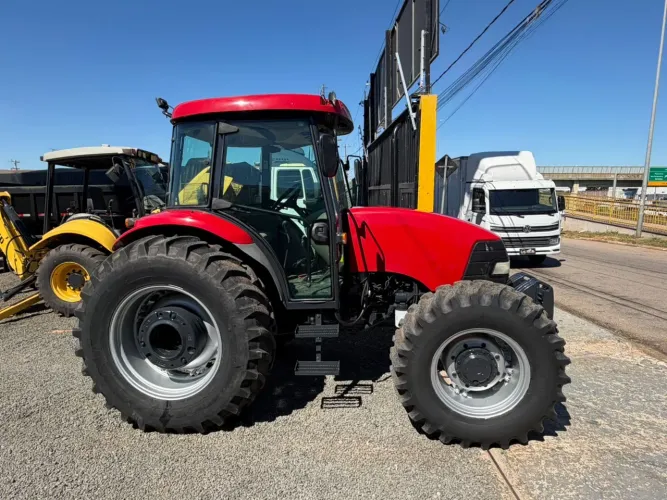 Vendo trator modelo 95 ano 2018