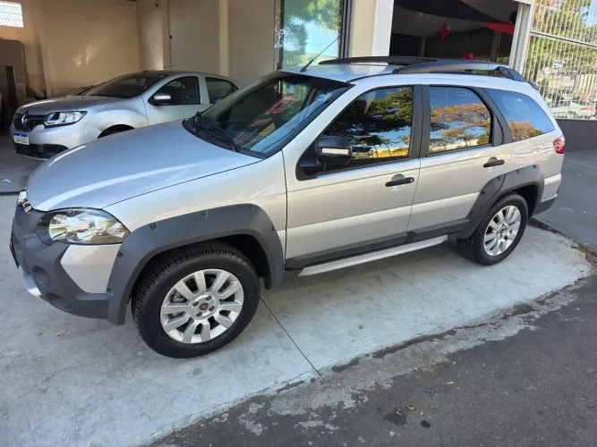 Fiat Palio Weekend Adventure Locker 1.8 Flex 2015