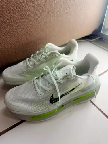Vomero Premium Barely Volt