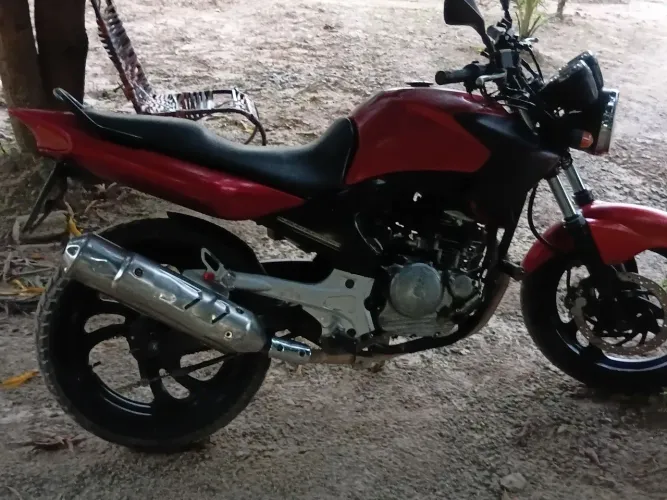 VENDO FAZER 250 - GASOLINA.