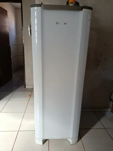 Geladeira Esmaltec
