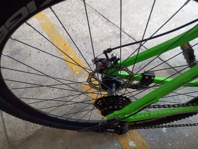 Bicicleta verde limão