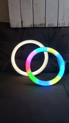 Ring light.