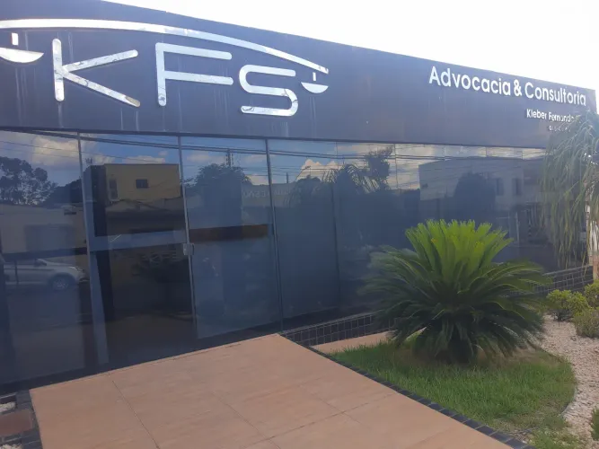 Alugamos sala em escritório de advocacia, no Setor Sul.