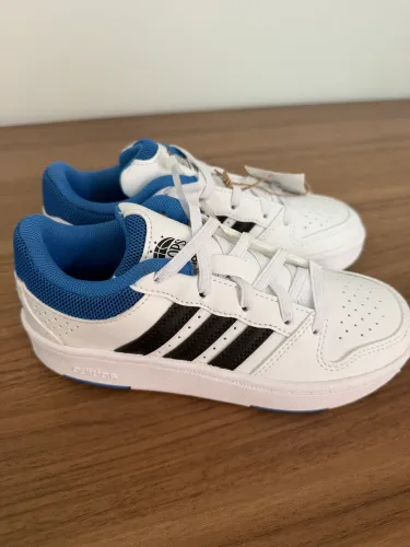 Vendo tênis Adidas novo modelo Hoops Classic EL tamanho 31 Branco e Azul
