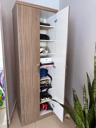 Guarda roupa multiuso