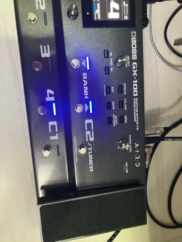 Pedaleira Boss GX-100