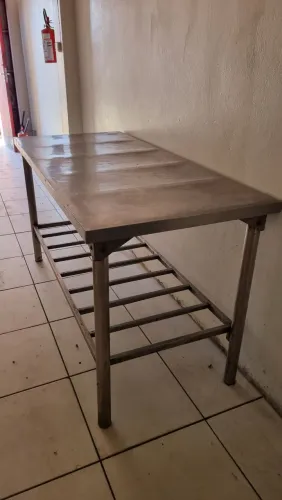 Mesa de aço inox