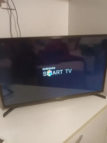 APROVEITE A GRANDE CHANCE e COMPRE SUA SMART TV SANSUNG, 32', SEMINOVA...SEM DEFEITO!