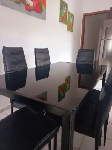 Mesa e 6 cadeiras