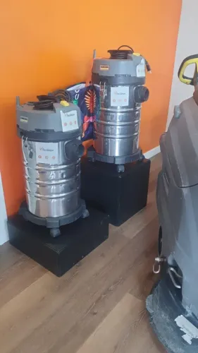 Aluguel de Aspirador de Pó e Água Karcher, capacidade de armazenar 30 litros