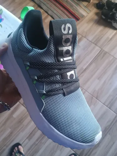 Tênis Adidas
