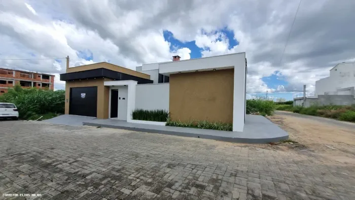 Casa para Venda em Guanambi, Leolinda de Sá, 3 dormitórios, 1 suíte, 2 banheiros, 2 vagas