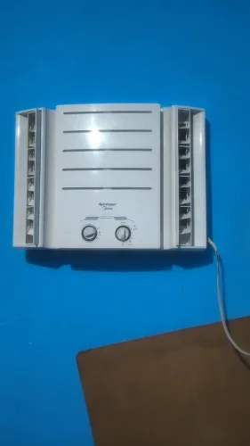 Vende-se ar-condicionado de janela
