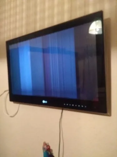 TV LG 32 polegadas modelo le 7500 toque esquin fina pra conercerto ou retirada de peças 