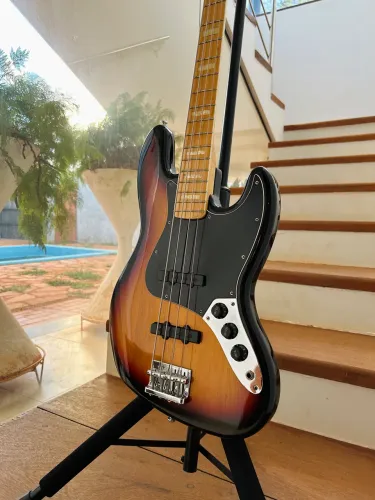 Contrabaixo Squier By Fender Jazz Bass Vintage Midified 4 cordas