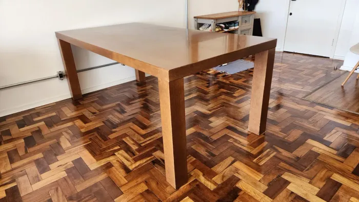 Título: Mesa de Jantar 2,00m x 1,00m (Design Moderno e Robusto)