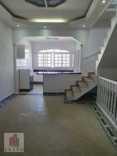 Alugo casa comercial no Belém.