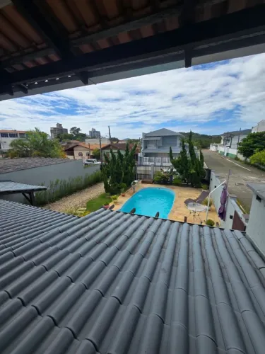 Casa com piscina no centro de Penha