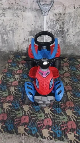 Quadriciclo Infantil de passeio e Pedal Haste Empurrador - Com pneu quebrado