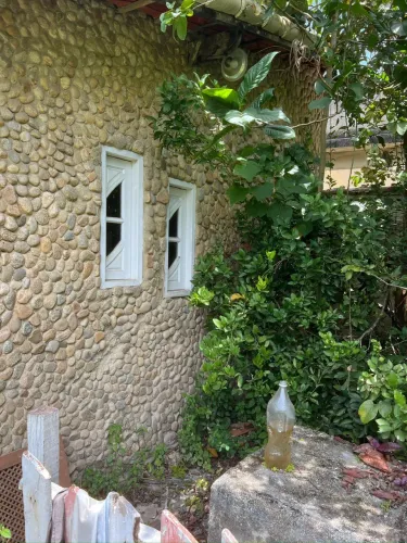 Vendo casa com campo de futebol, piscina, pomar e sala de jogos (em construção)