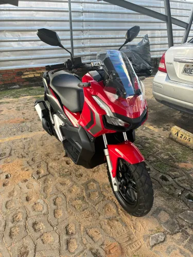 ADV 150 extremamente nova