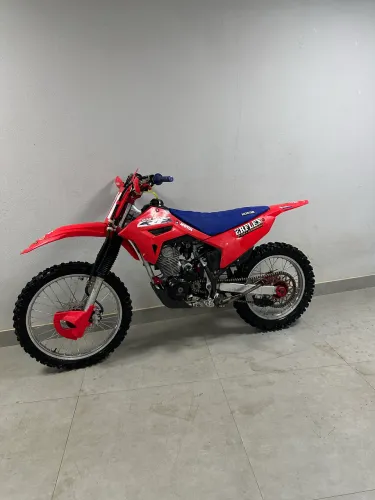 Vendo Crf 230 moto extra?